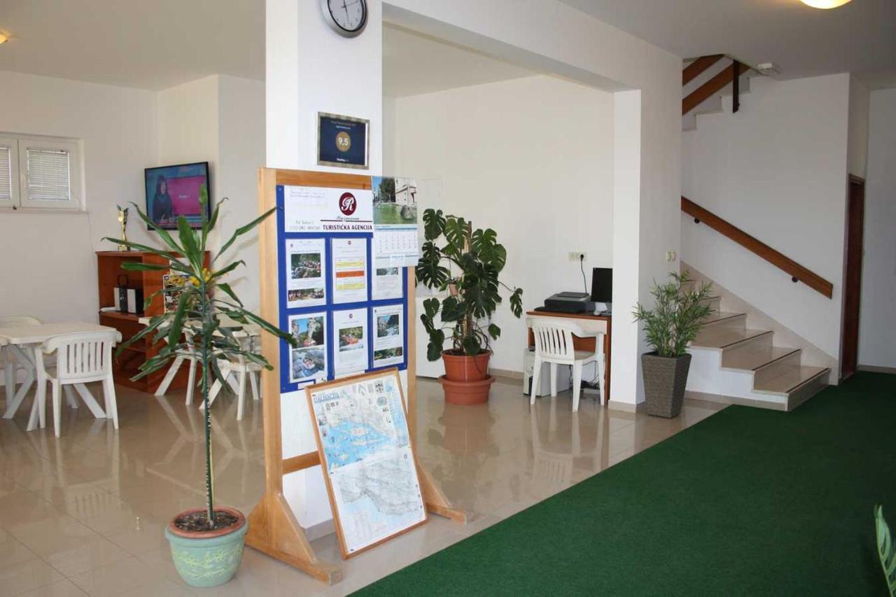 Villa Dvor Apartments Omiš Exteriér fotografie